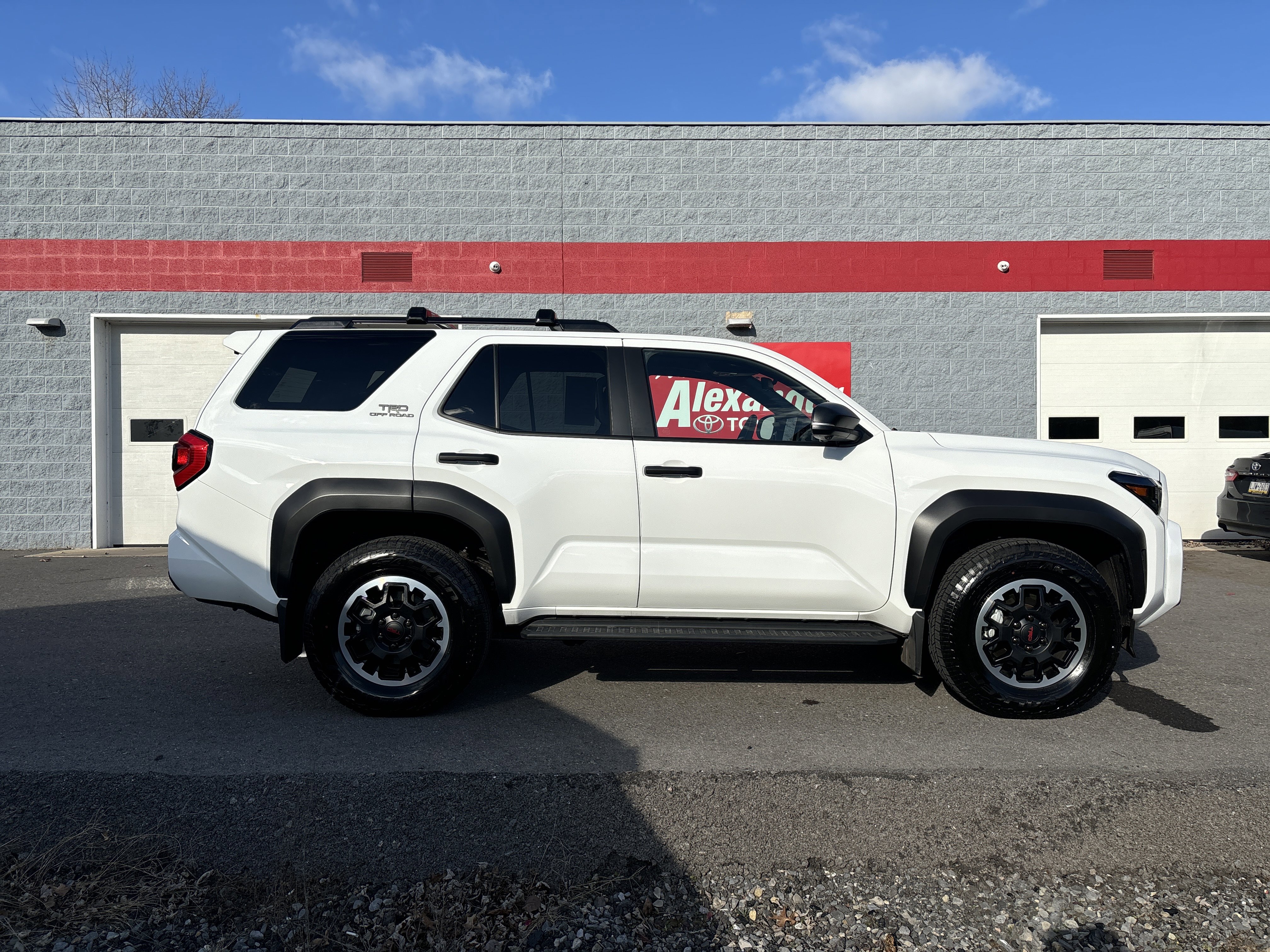 Used 2025 Toyota 4Runner TRD Off-Road Premium image 2