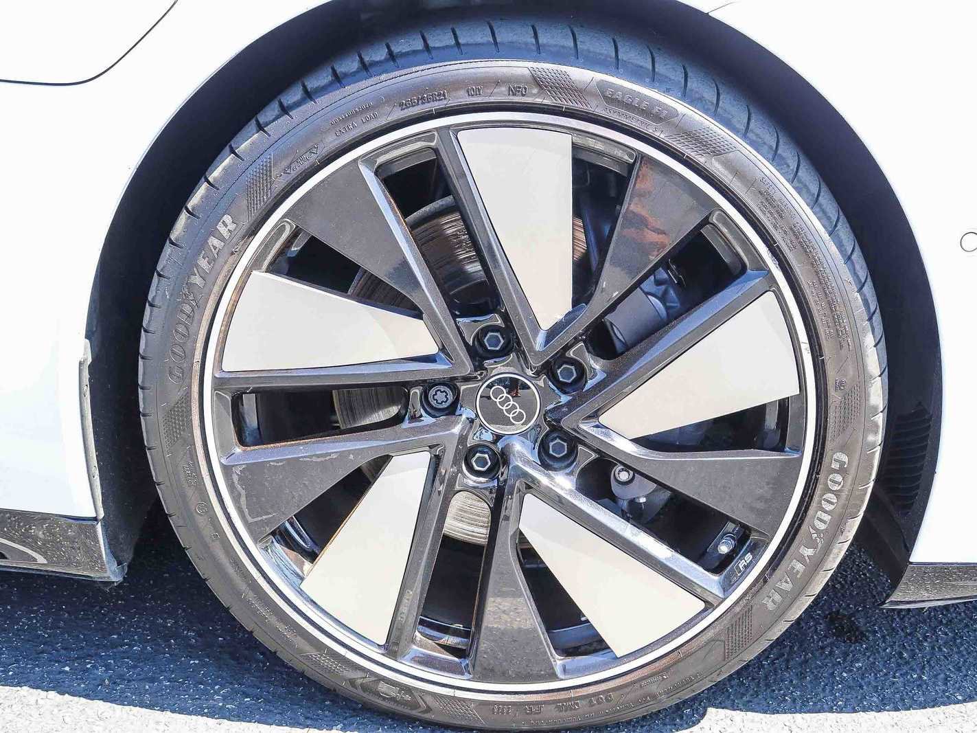 Used 2024 Audi e-tron GT Prestige w/ Prestige Package AWD/4WD image 9
