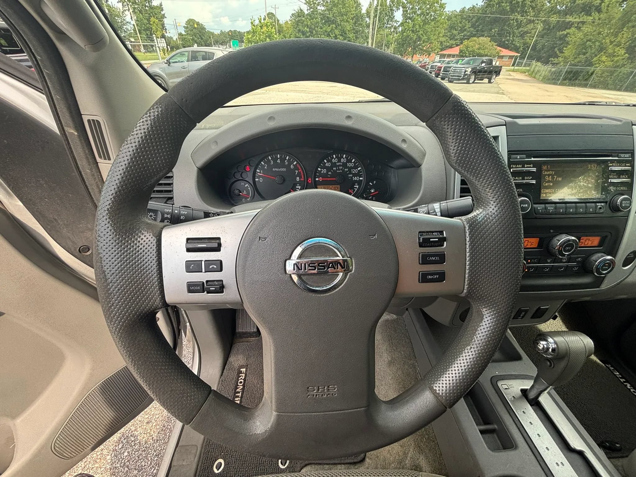 Used 2013 Nissan Frontier SV w/ SV Value Truck Pkg RWD image 14