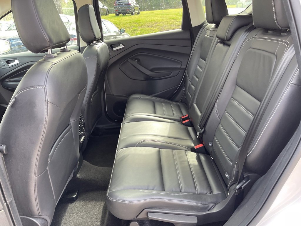 Used 2019 Ford Escape Titanium image 9