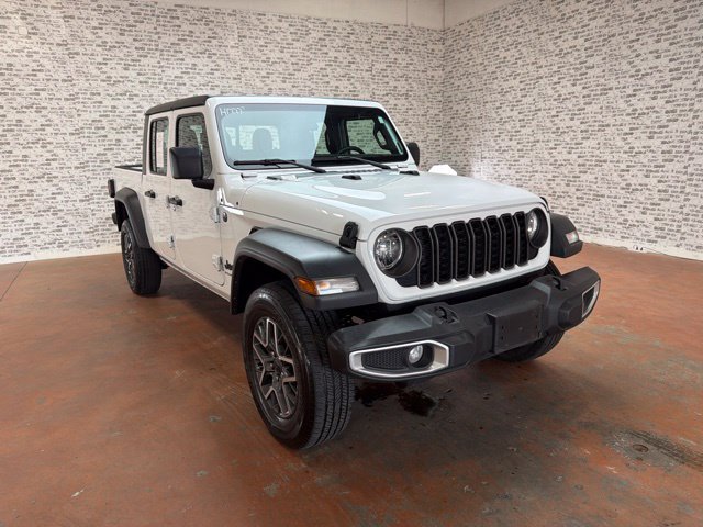 Used 2024 Jeep Gladiator Sport AWD/4WD image 1