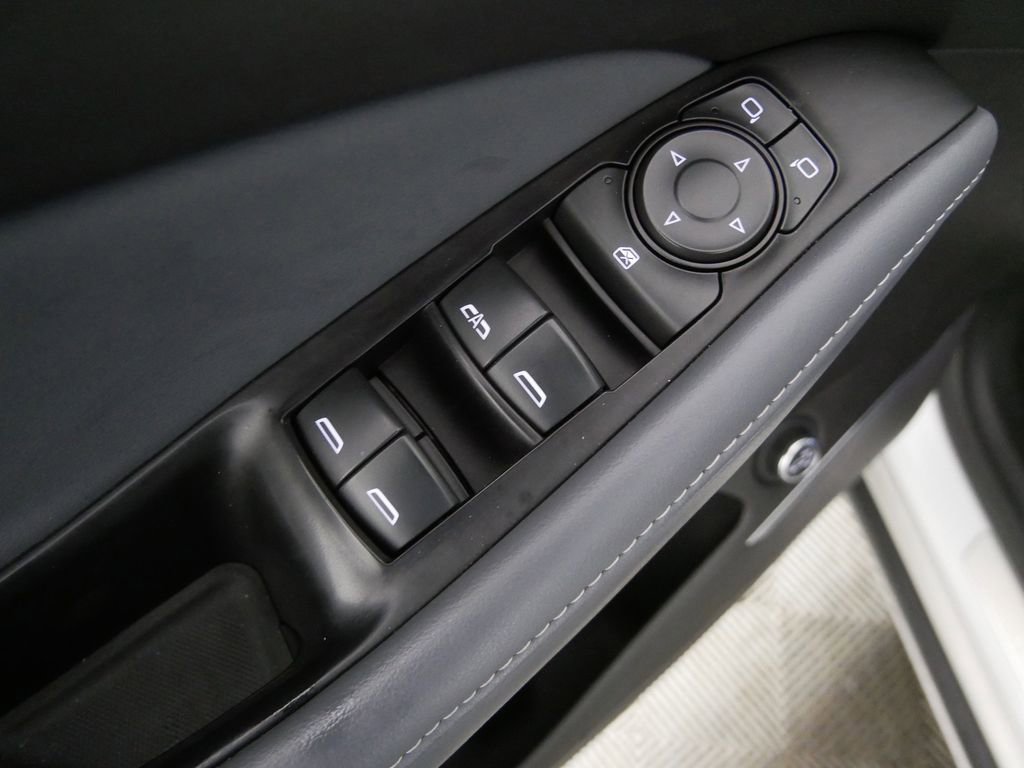 Used 2021 Buick Enclave Essence image 13