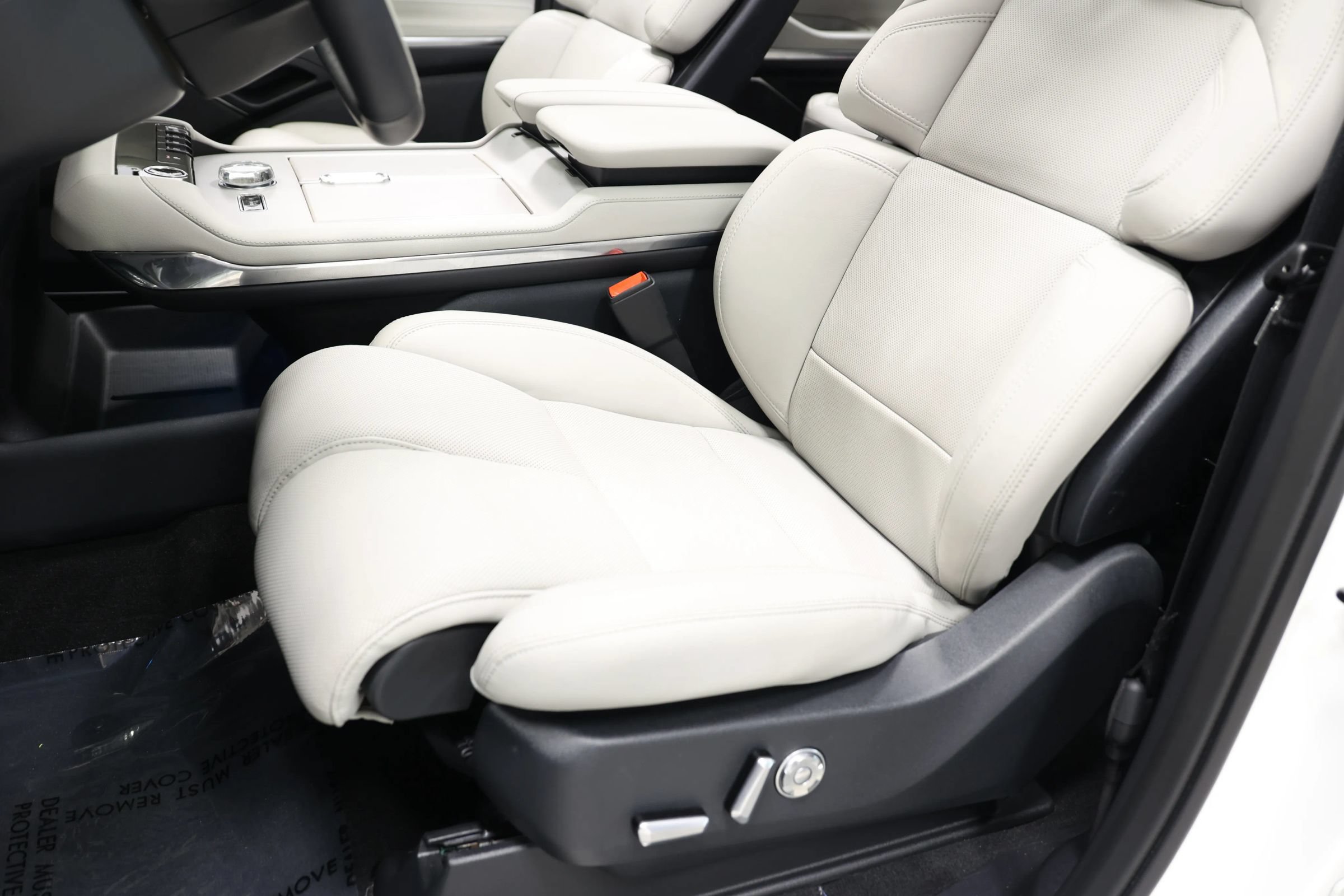 Used 2025 Lincoln Navigator Reserve AWD/4WD image 20