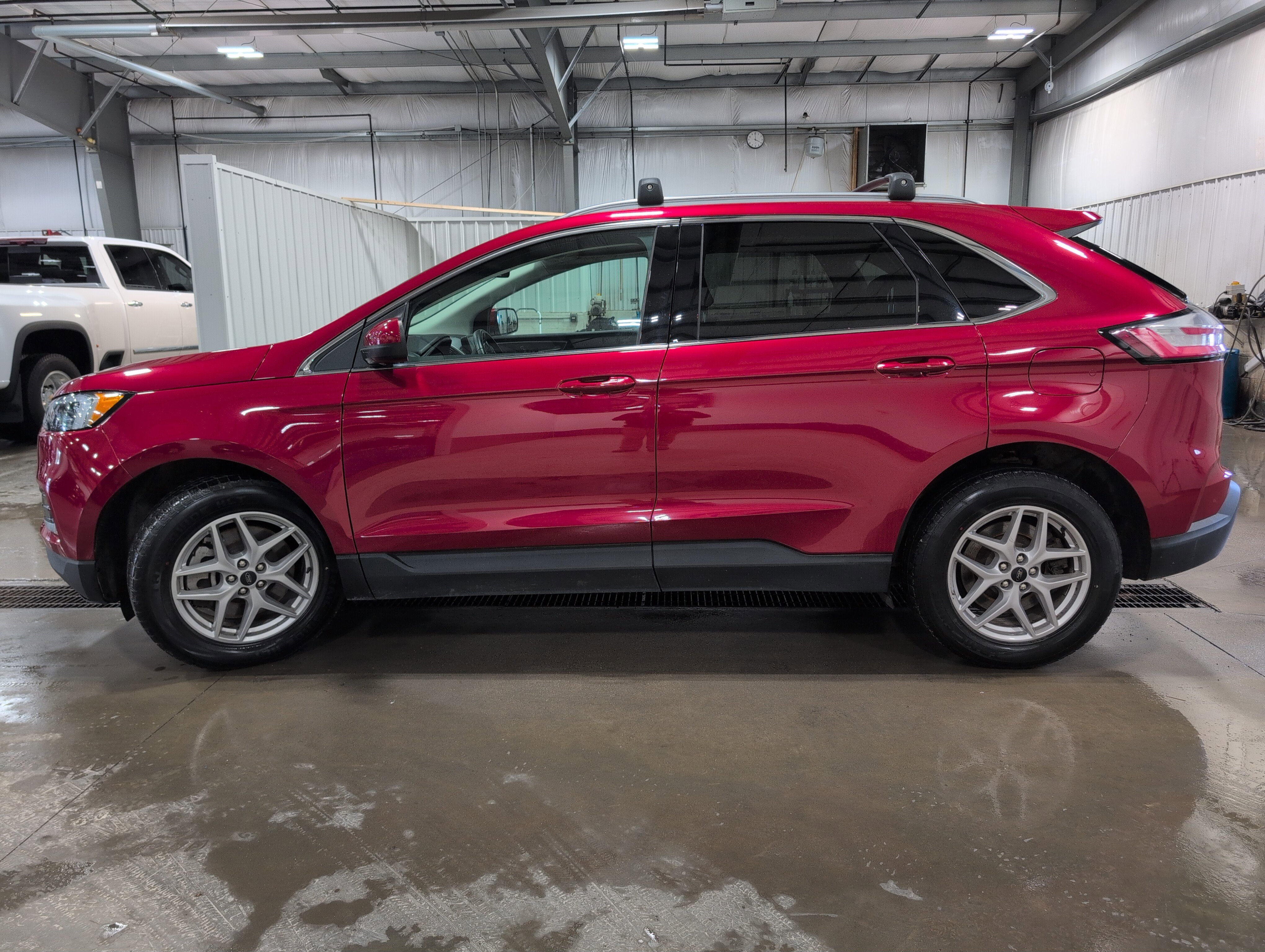 Used 2023 Ford Edge SEL w/ Convenience Package AWD/4WD image 5