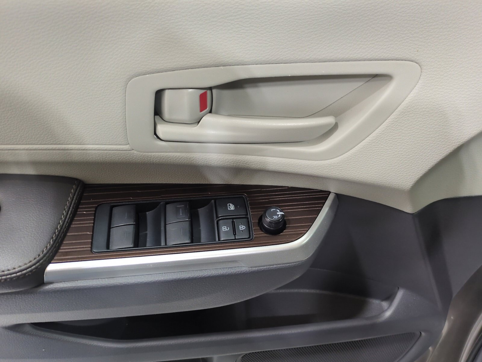 Used 2022 Toyota Sienna LE FWD image 16