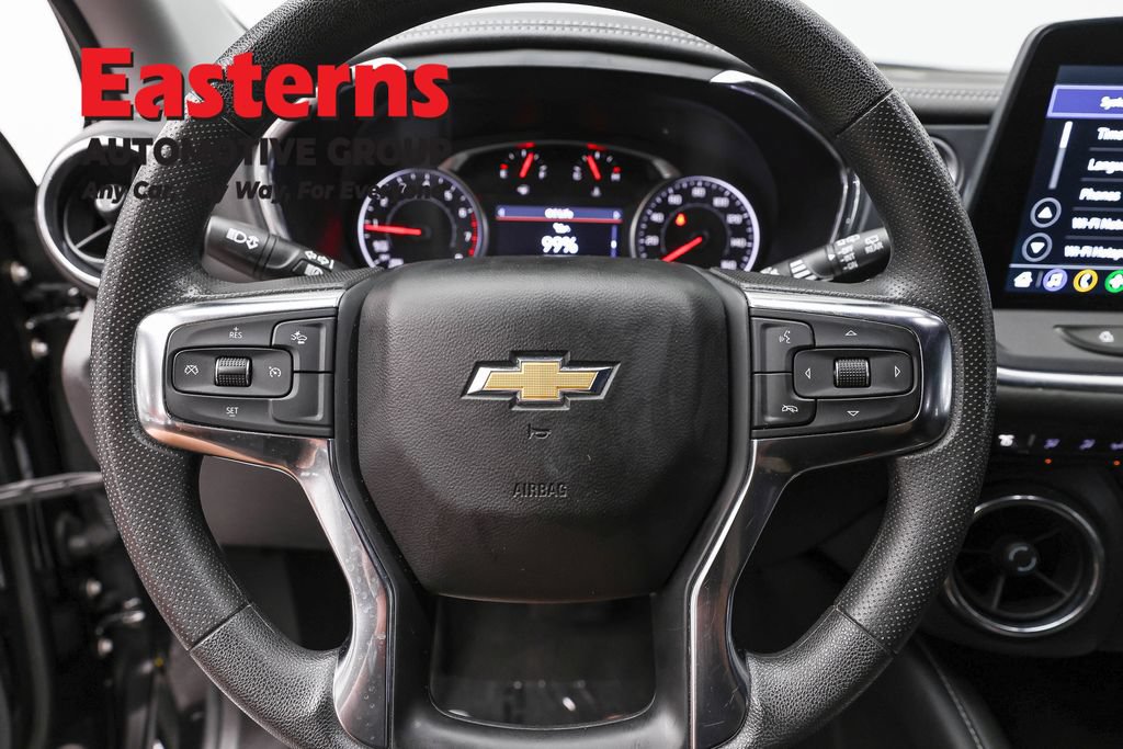 Used 2025 Chevrolet Blazer LT FWD image 12