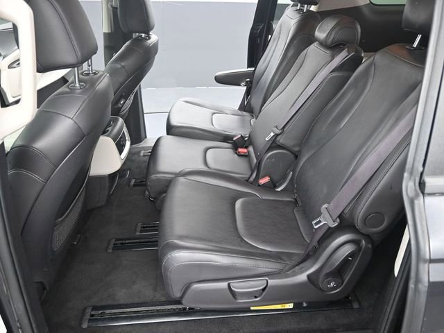 Used 2024 Kia Carnival LX image 20