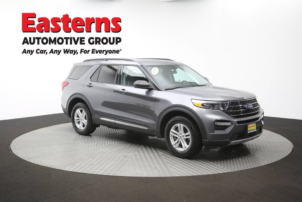 Used 2023 Ford Explorer XLT w/ Equipment Group 202A AWD/4WD image 48