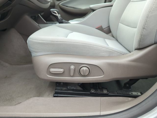 Used 2024 Chevrolet Malibu LT FWD image 12