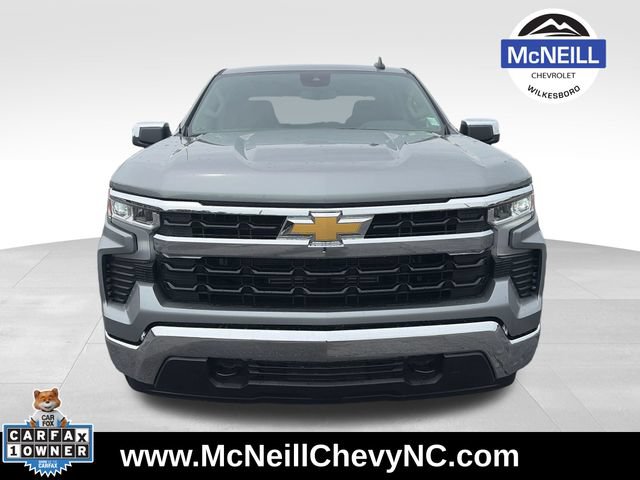 Used 2025 Chevrolet Silverado 1500 LT AWD/4WD image 2