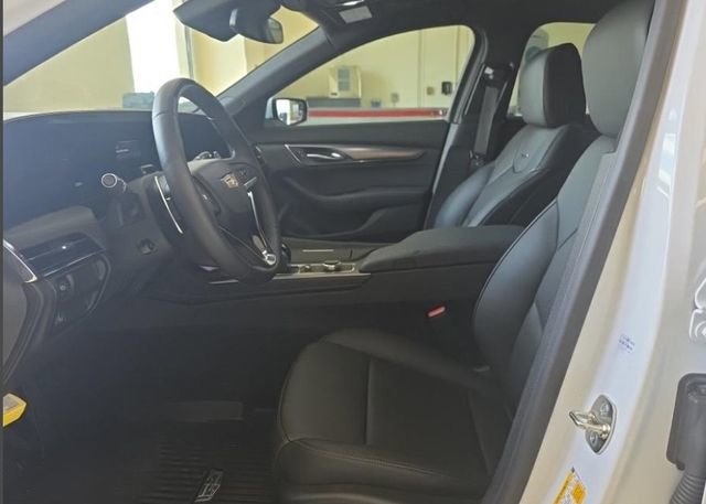 Used 2026 Cadillac CT5 Premium Luxury RWD image 4