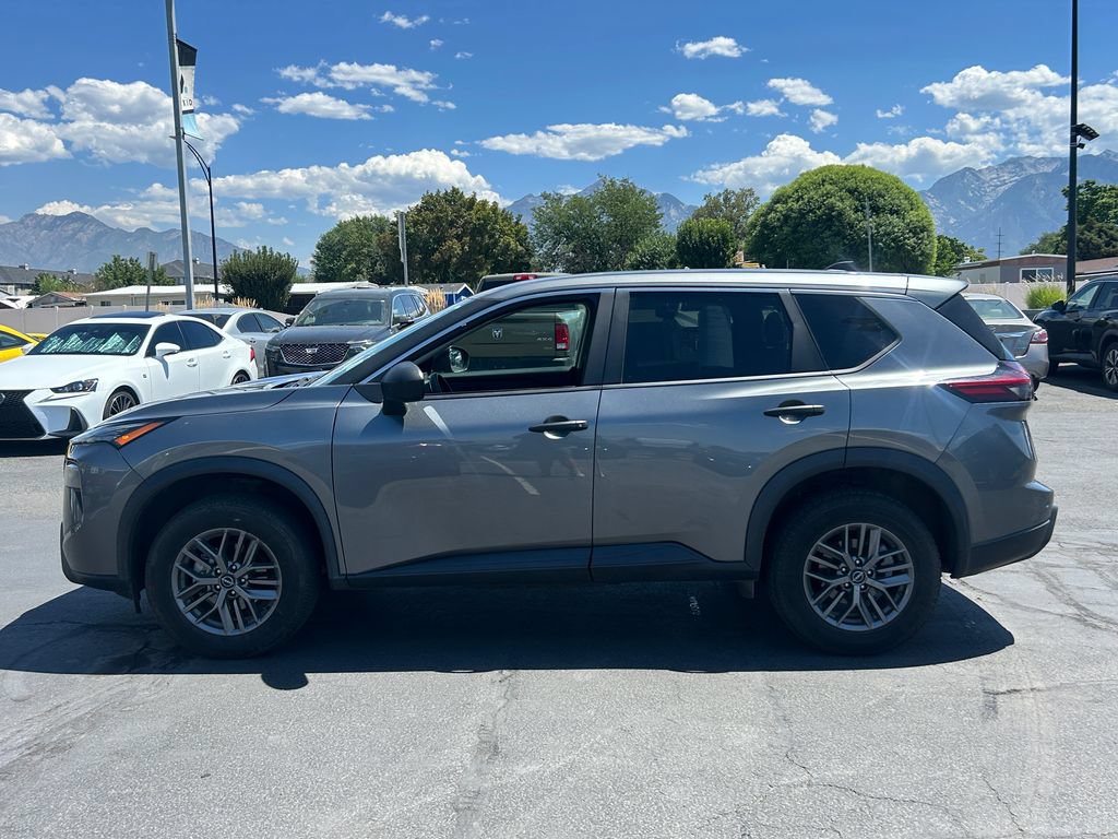 Used 2024 Nissan Rogue S AWD/4WD image 7