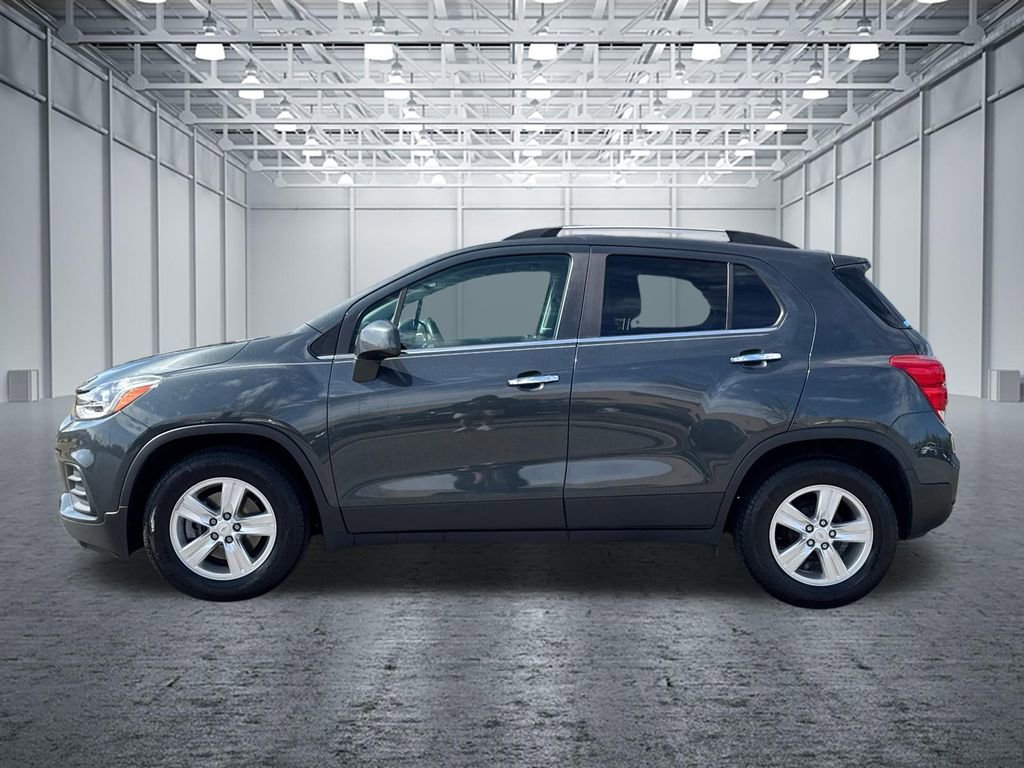 Used 2018 Chevrolet Trax LT w/ LT Convenience Package image 4