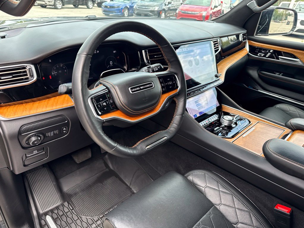 Used 2025 Jeep Grand Wagoneer Series III AWD/4WD image 2