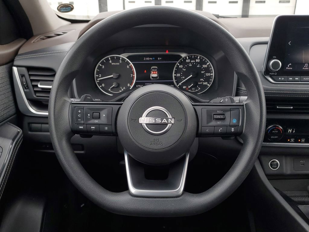 Used 2023 Nissan Rogue SV image 24