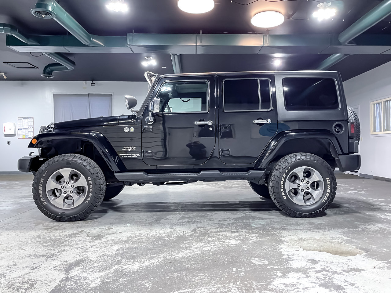 Used 2018 Jeep Wrangler Unlimited Sahara image 5