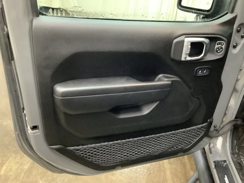 Used 2023 Jeep Wrangler Sport S image 13