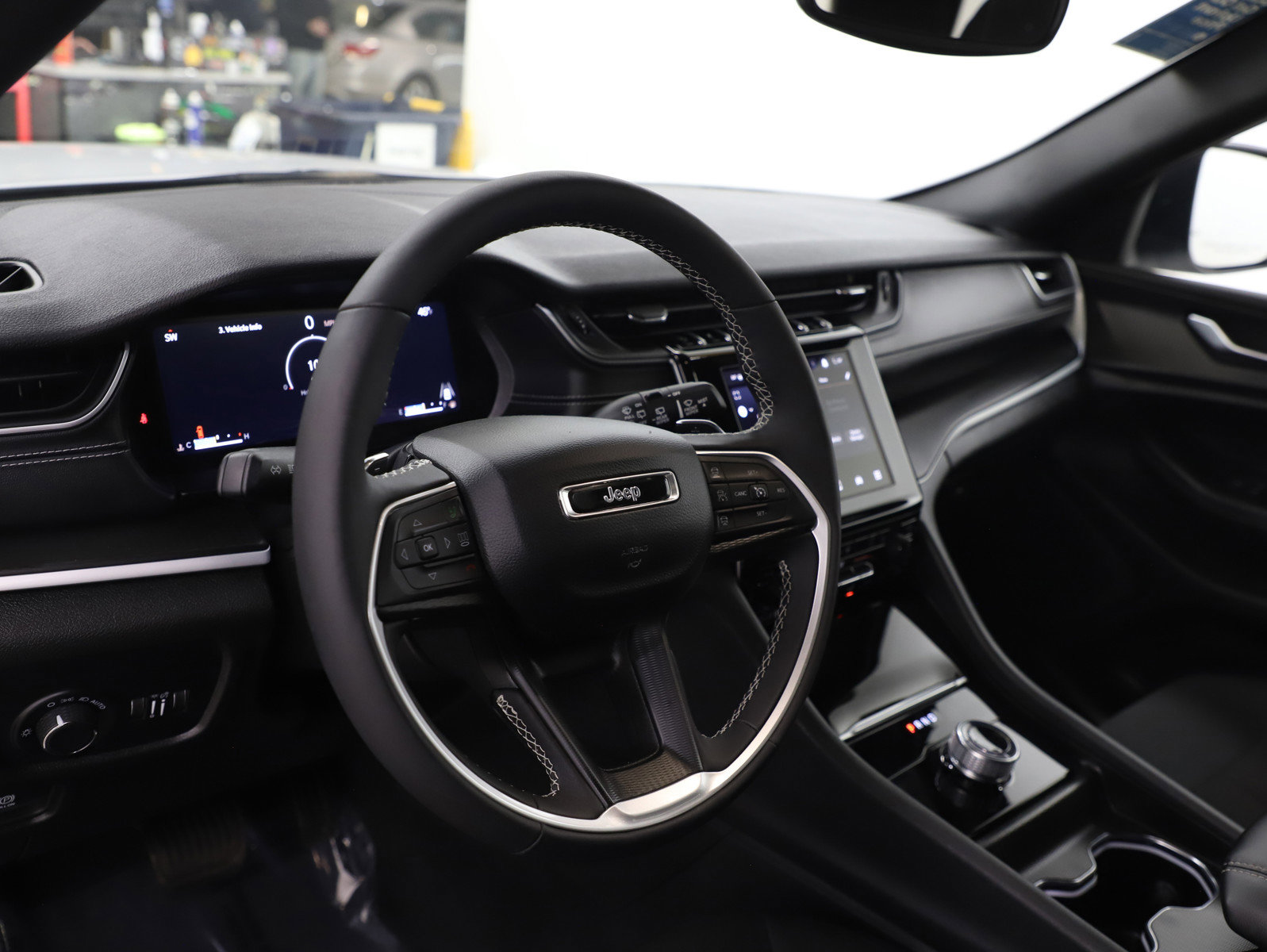 Used 2024 Jeep Grand Cherokee Laredo X w/ Luxury Tech Group I image 21