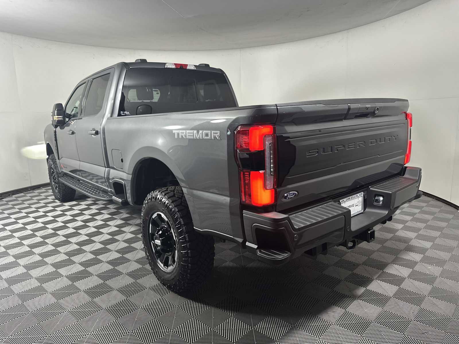 New 2026 Ford F250 Platinum w/ Tremor Off-Road Package image 5