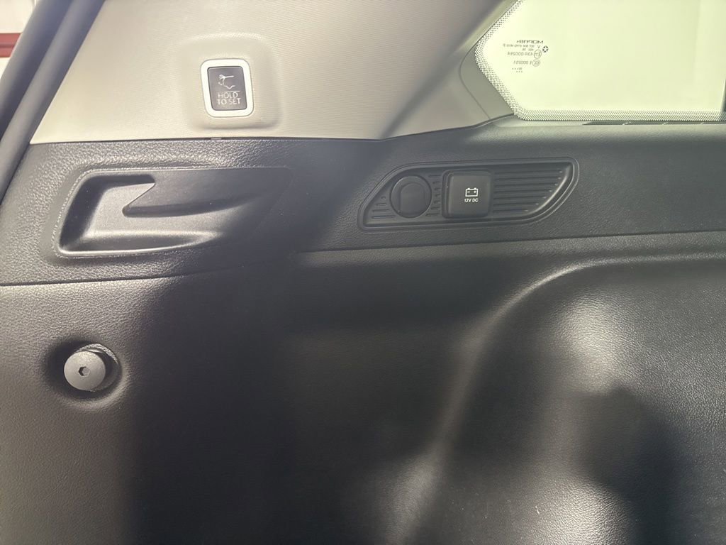 Used 2023 Jeep Grand Cherokee Limited AWD/4WD image 26