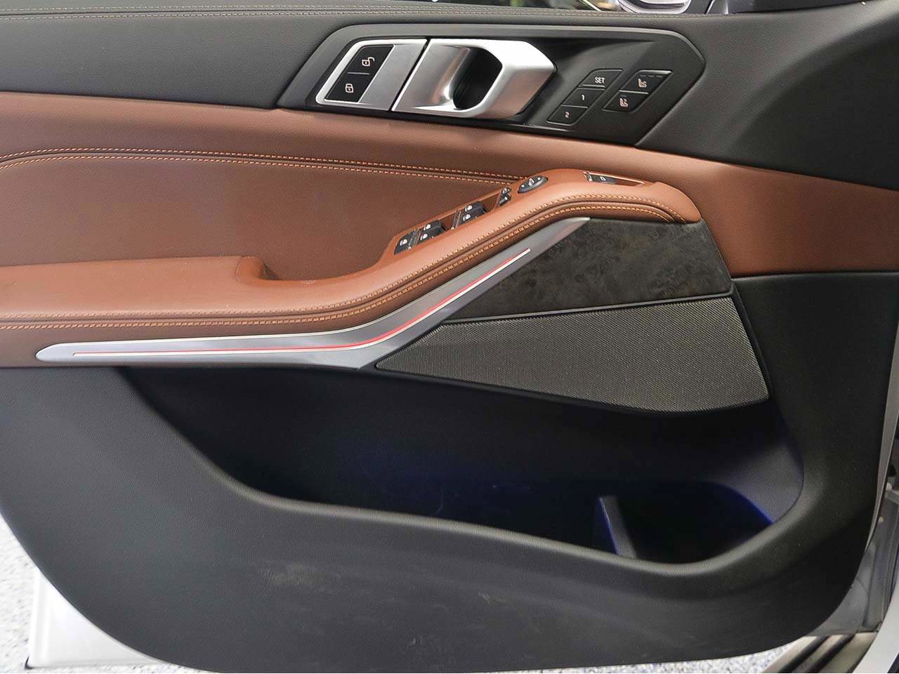 Certified 2024 BMW X5 xDrive40i w/ Executive Package image 6