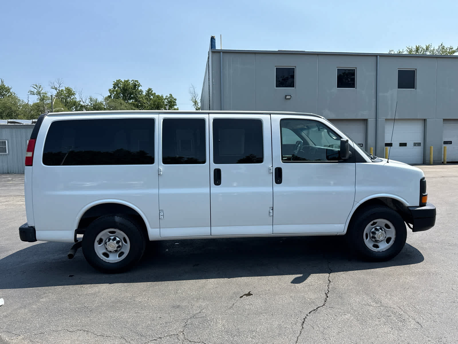 Used 2012 Chevrolet Express 2500 LS RWD image 2