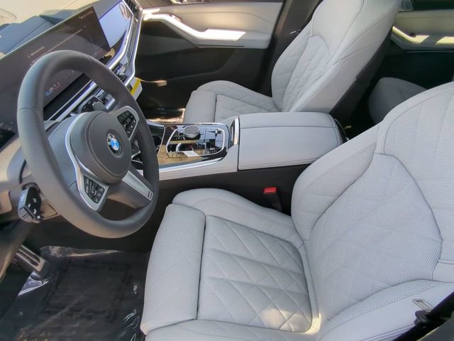 Used 2025 BMW X7 xDrive40i w/ M Sport Package AWD/4WD image 19