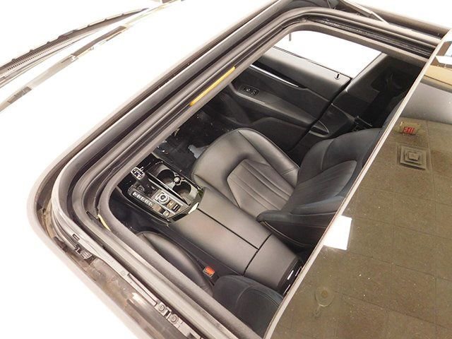 Used 2023 Maserati Levante Modena image 10