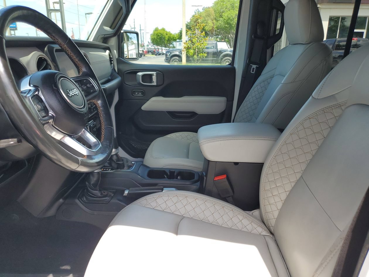 Used 2022 Jeep Wrangler Unlimited Sahara AWD/4WD image 17