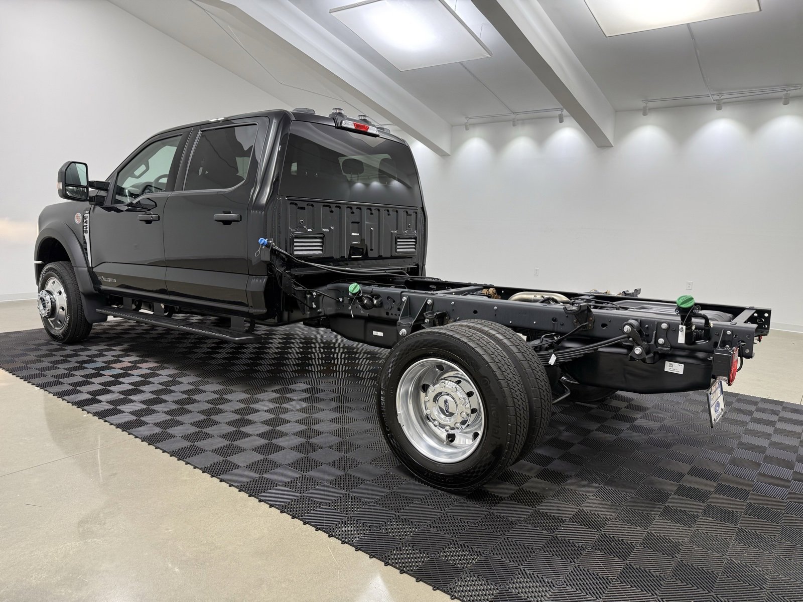 New 2025 Ford F450 XLT w/ XLT Value Package image 4