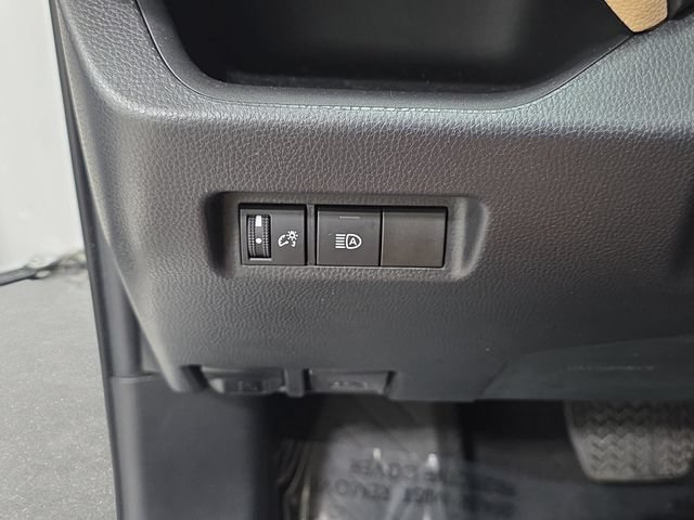 Used 2022 Toyota RAV4 LE AWD/4WD image 26