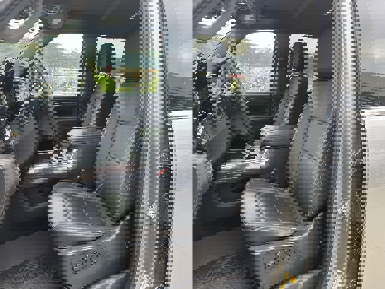 Used 2024 Chevrolet Silverado 2500 LTZ w/ LTZ Plus Package image 14