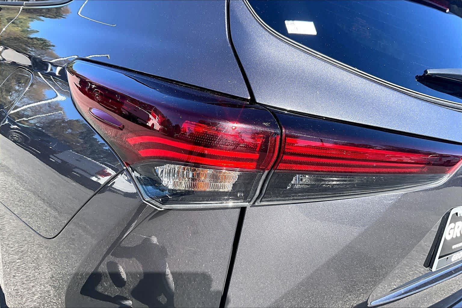 Used 2025 Toyota Highlander XSE AWD/4WD image 29