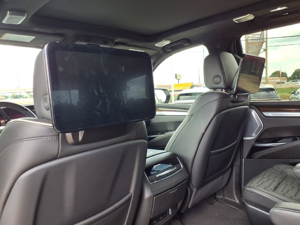 Used 2025 Cadillac Escalade Sport Platinum AWD/4WD image 16