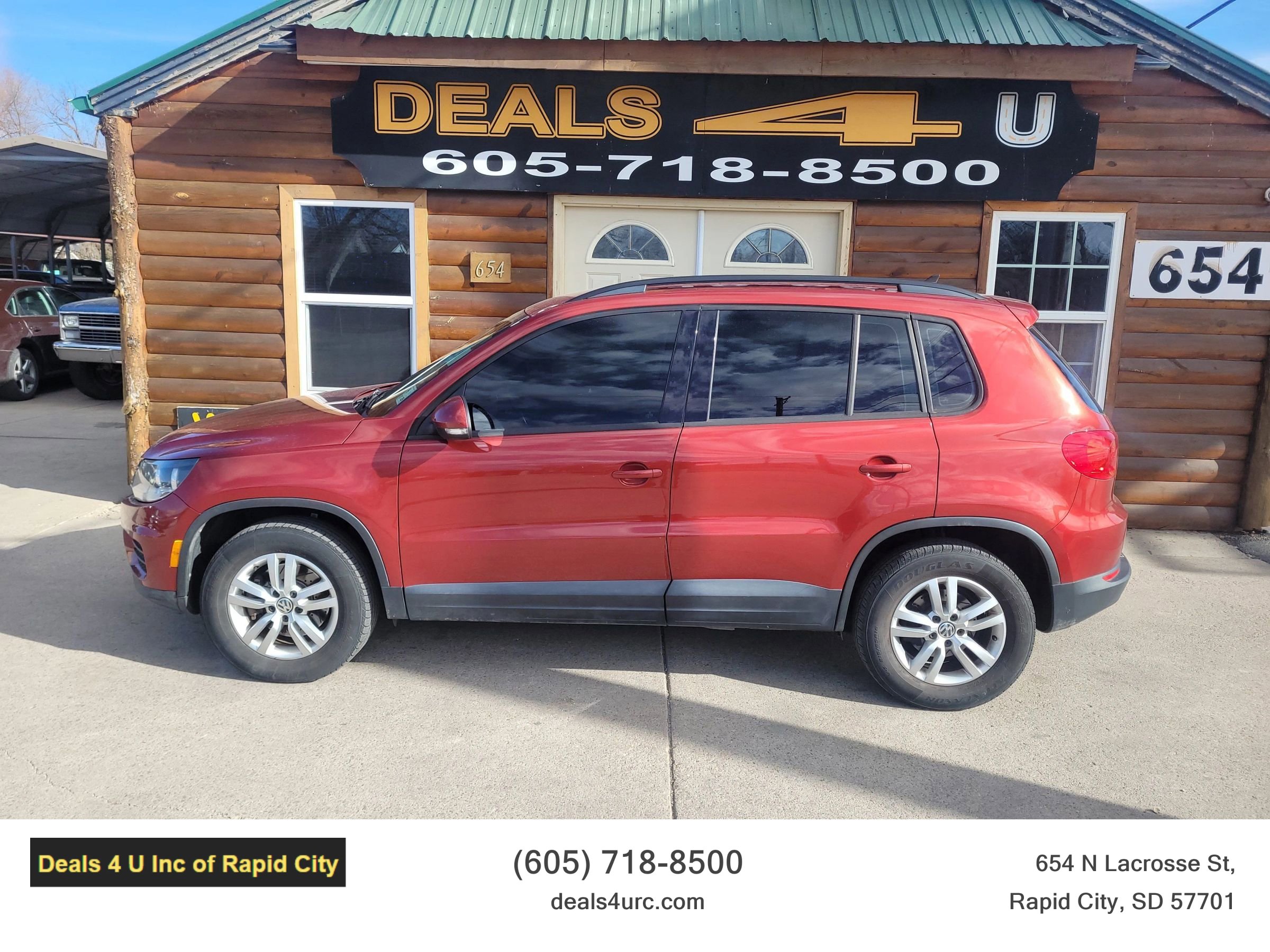 Used 2015 Volkswagen Tiguan S image 1