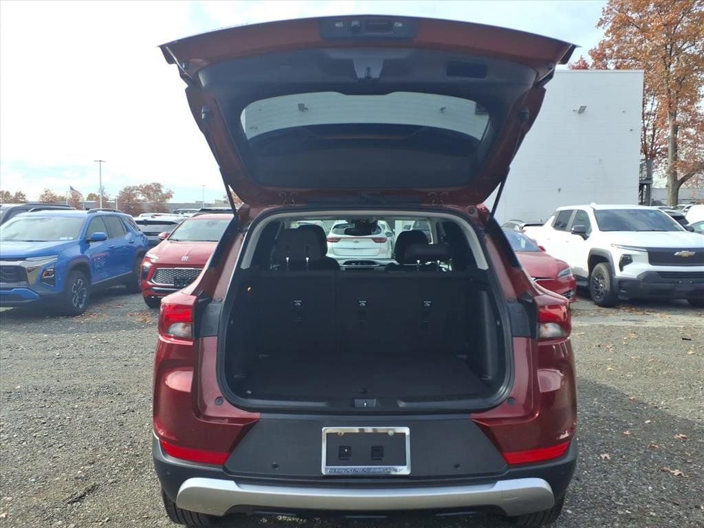 Certified 2023 Chevrolet TrailBlazer LT w/ Convenience Package image 10