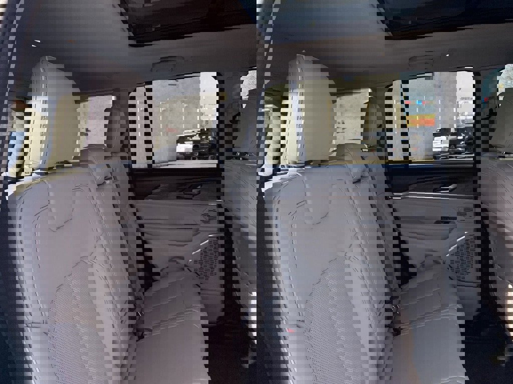 Used 2022 Jeep Grand Cherokee Overland image 18