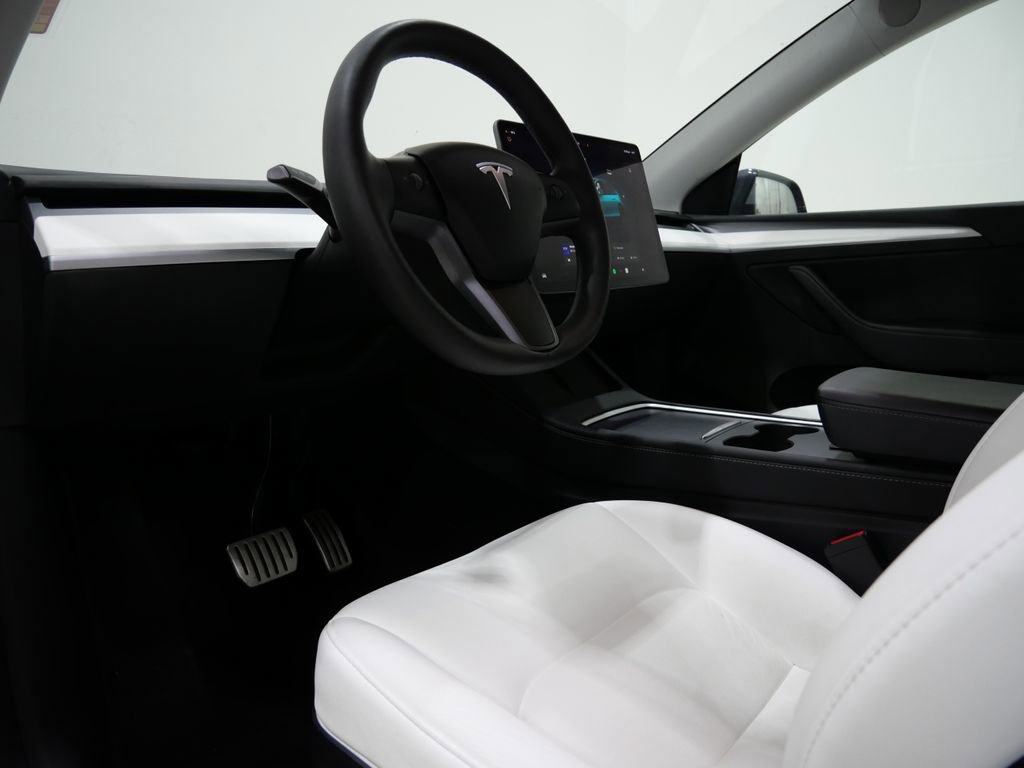 Used 2023 Tesla Model Y Performance image 12