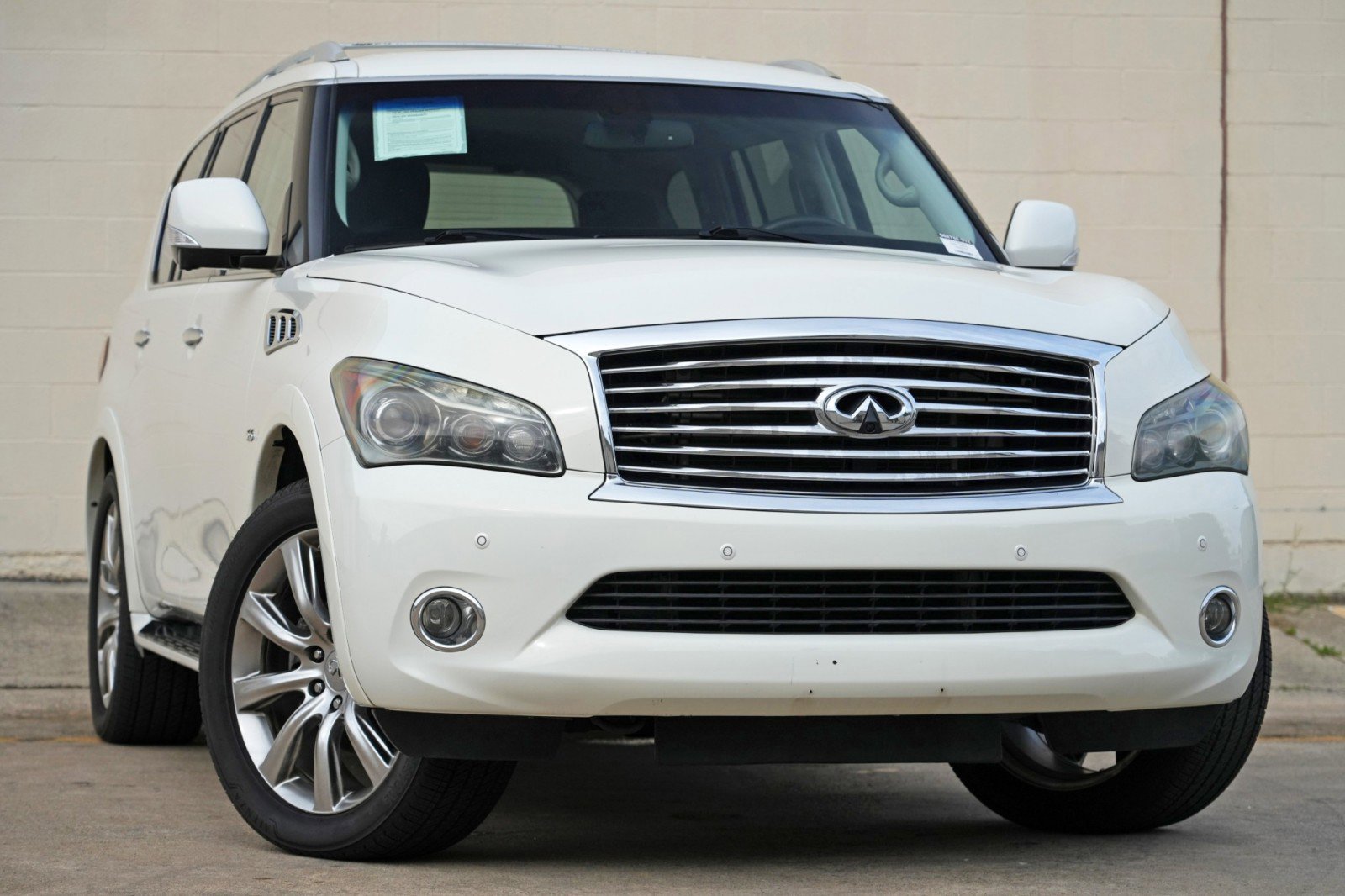 Used 2014 INFINITI QX80 4WD w/ Theater Package image 2