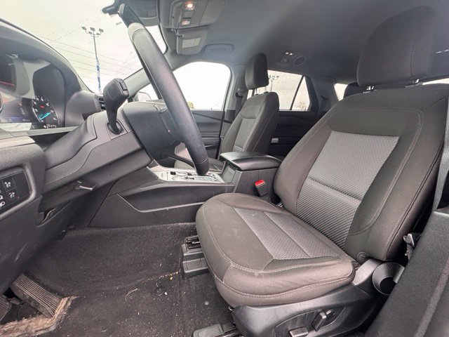 Used 2023 Ford Explorer XLT AWD/4WD image 10