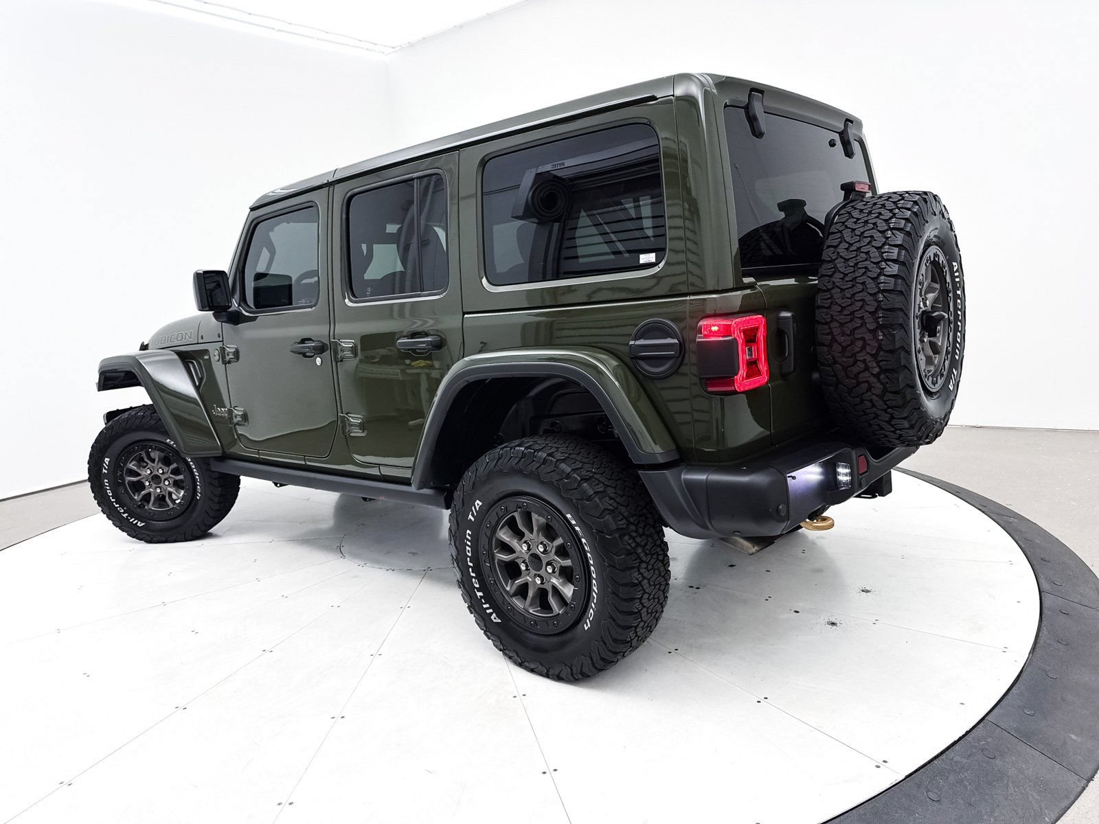Used 2023 Jeep Wrangler Unlimited Rubicon 392 w/ Dual Top Group AWD/4WD image 19