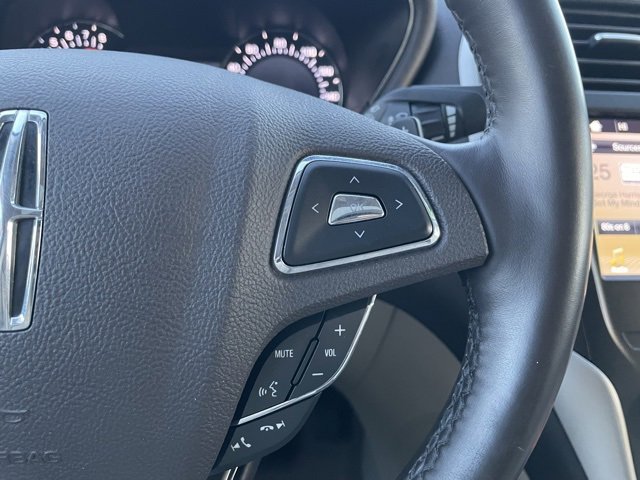 Used 2019 Lincoln MKC Reserve image 16