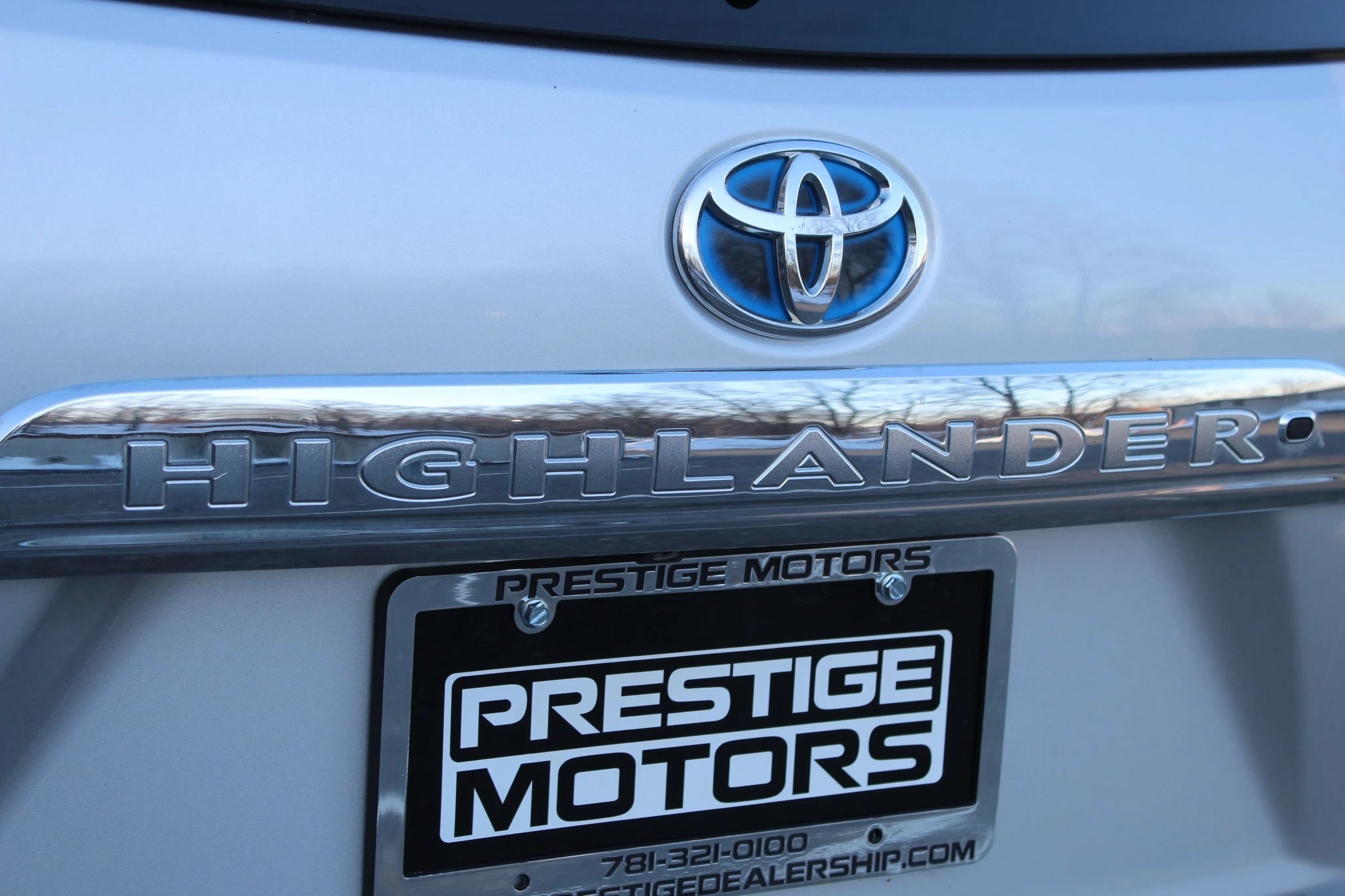 Used 2011 Toyota Highlander Hybrid w/ Cold Weather Pkg image 41