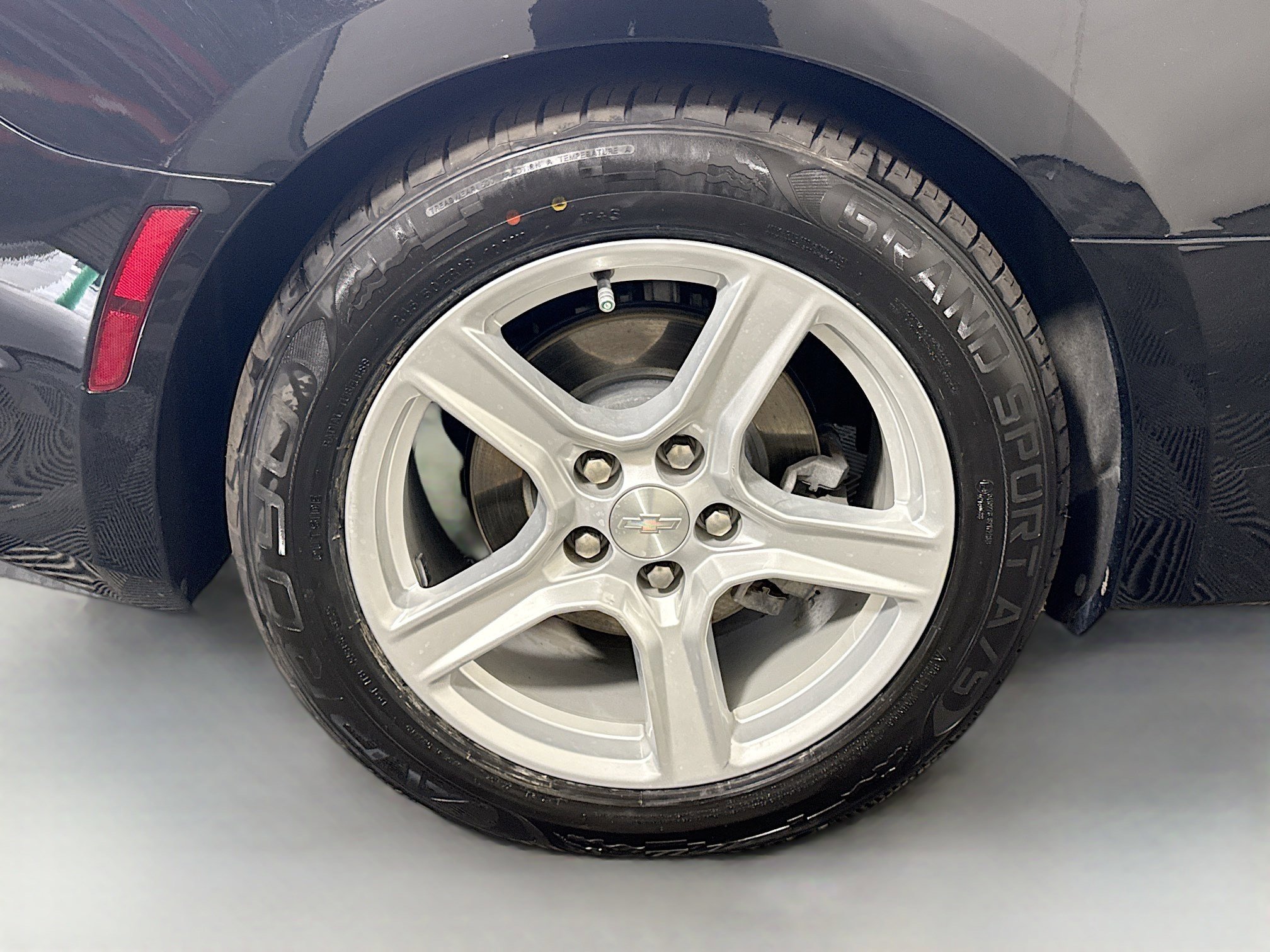 Used 2023 Chevrolet Camaro LT RWD image 31