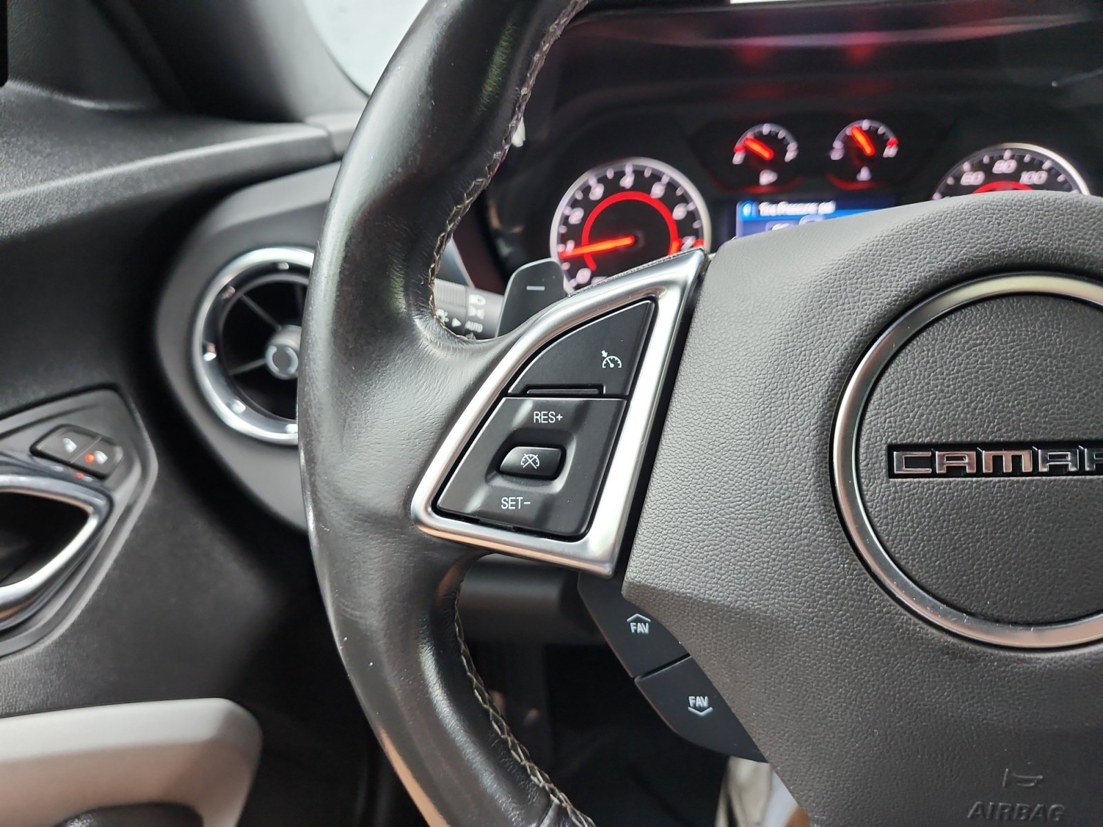 Used 2020 Chevrolet Camaro LT RWD image 22