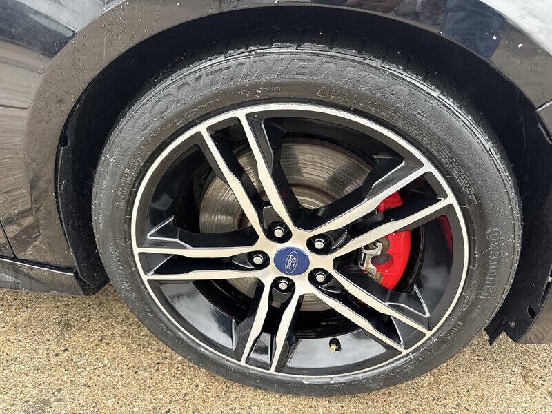 Used 2016 Ford Focus ST w/ Equipment Group 401A FWD image 13