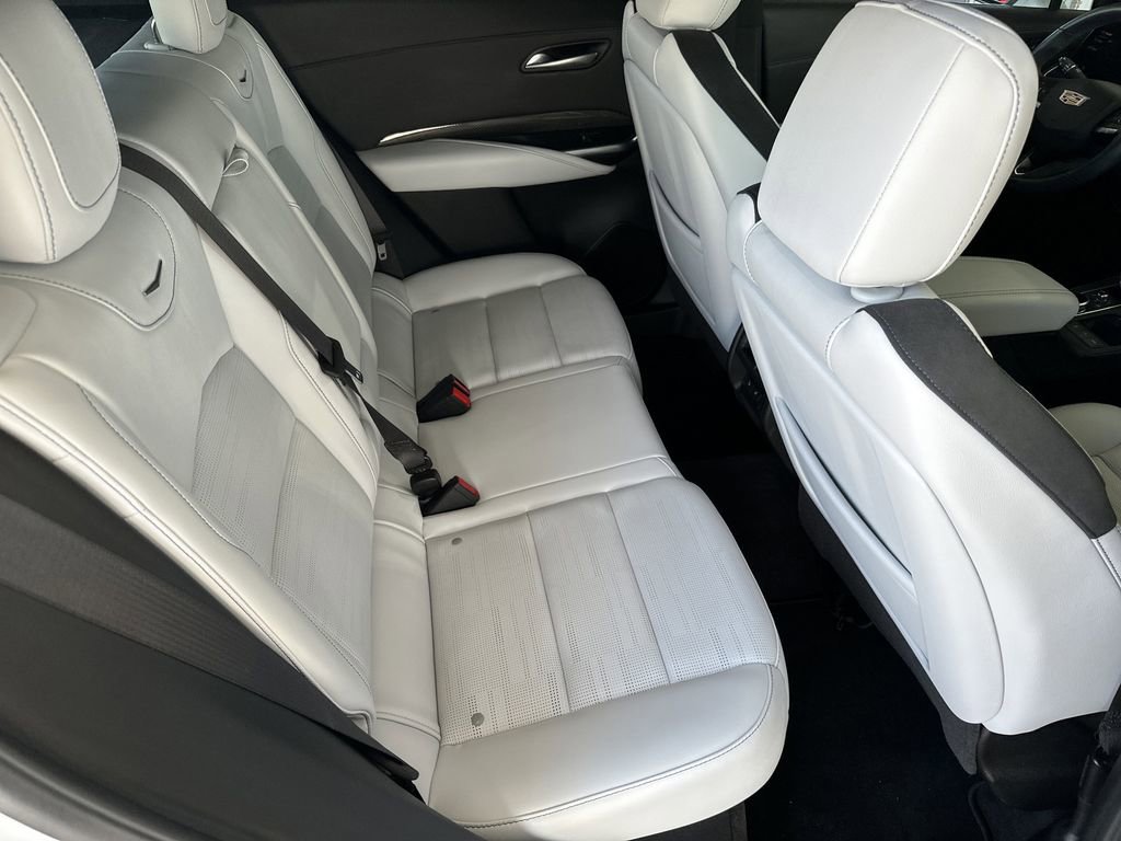 Certified 2025 Cadillac XT4 Sport FWD image 36