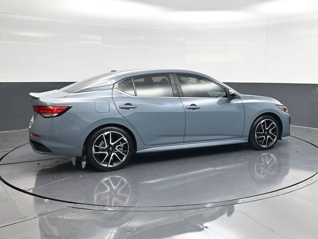 Used 2024 Nissan Sentra SR w/ SR Premium Package image 3