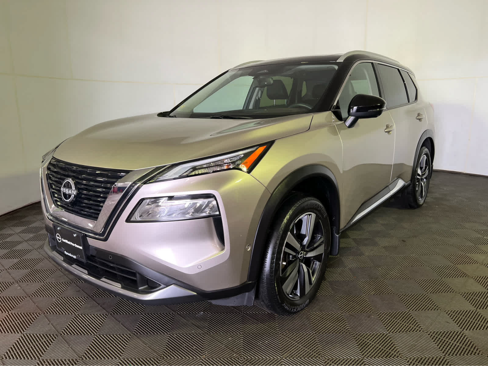 Certified 2023 Nissan Rogue SL w/ SL Premium Package AWD/4WD image 3