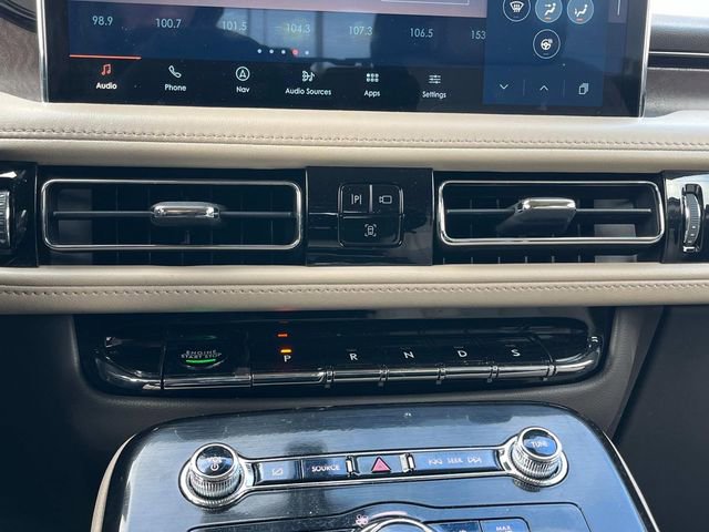 Used 2022 Lincoln Nautilus Reserve image 34